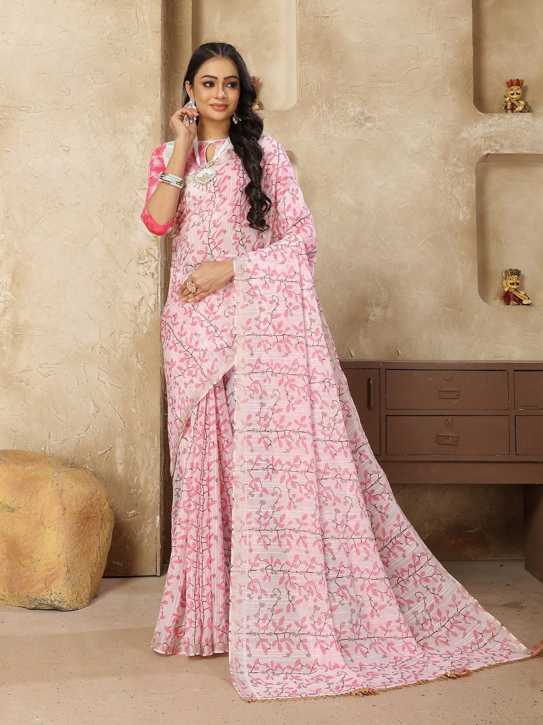 

Stylum Floral Pure Linen Saree, Pink