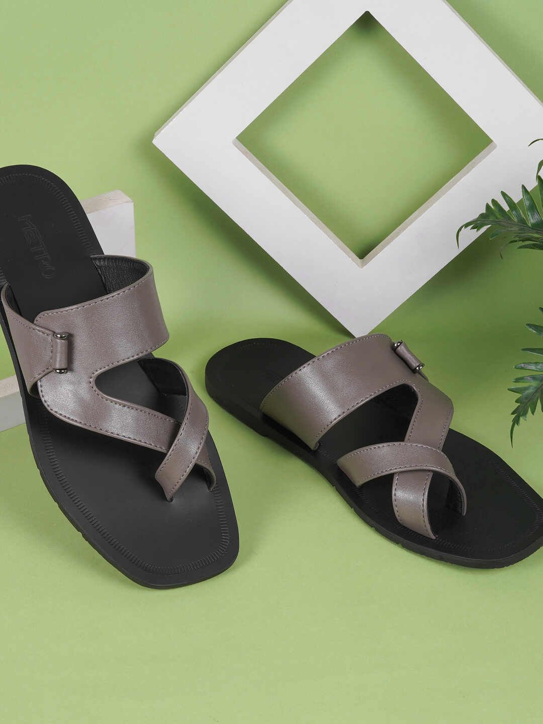 

Metro Men Leather Comfort Sandals, Grey