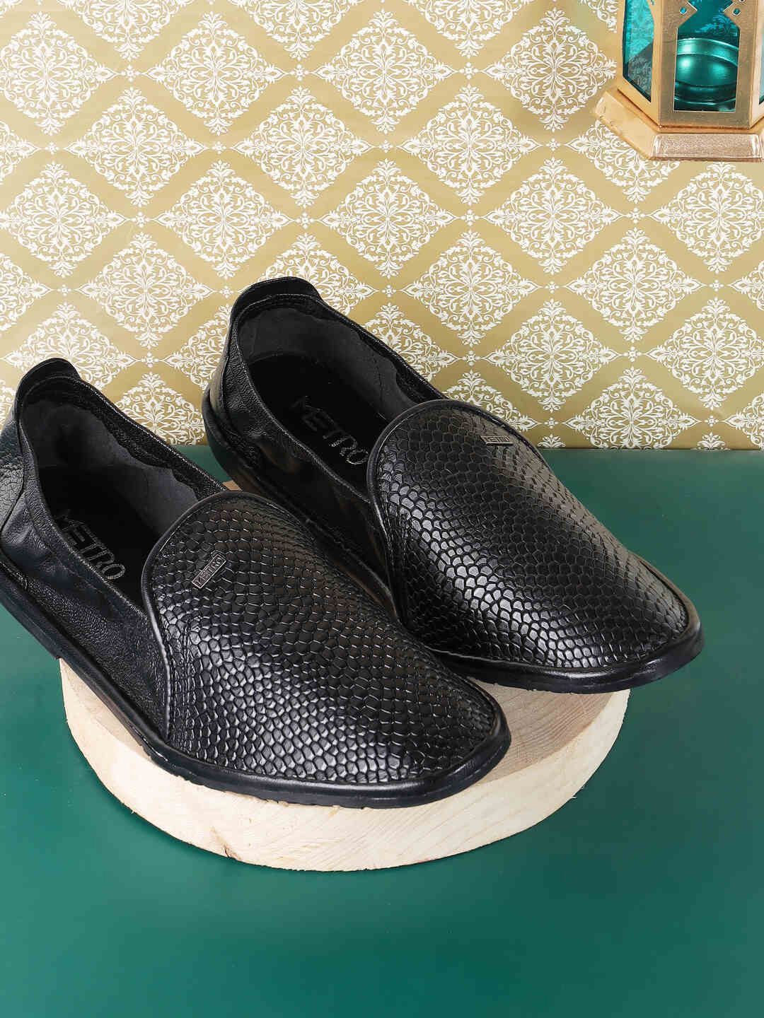 

Metro Men Textured Round Toe Formal Loafers, Black