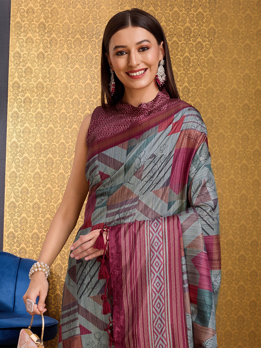 

DOI MOI Ethnic Motifs Sambalpuri Saree, Grey