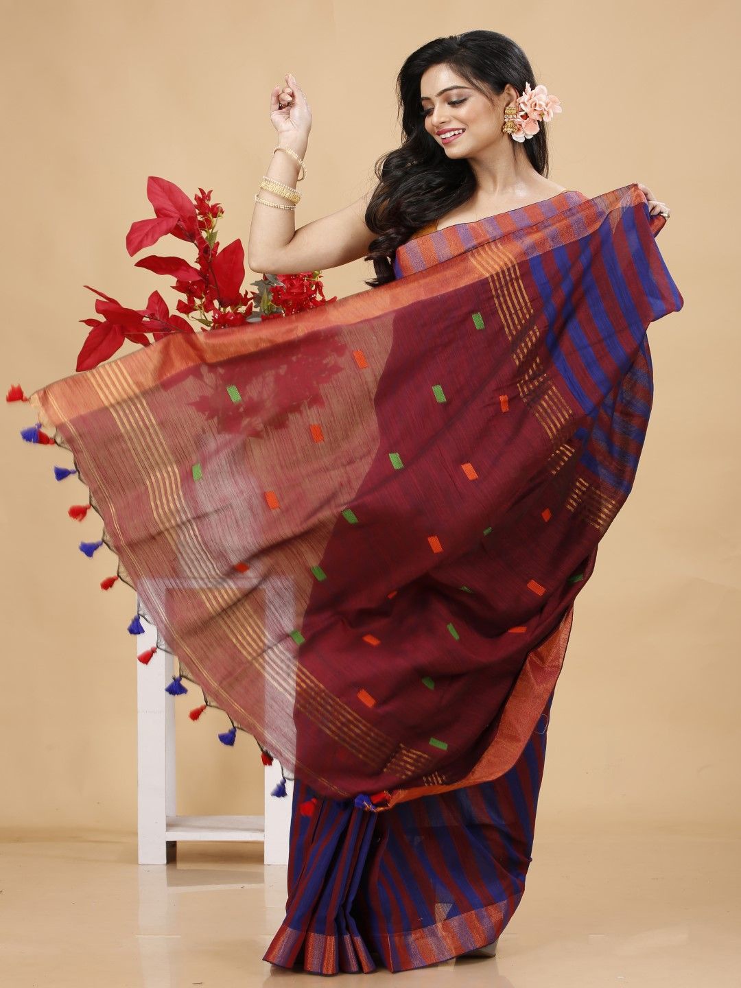 

Bong ButiQ Striped Zari Pure Cotton Khadi Saree, Blue