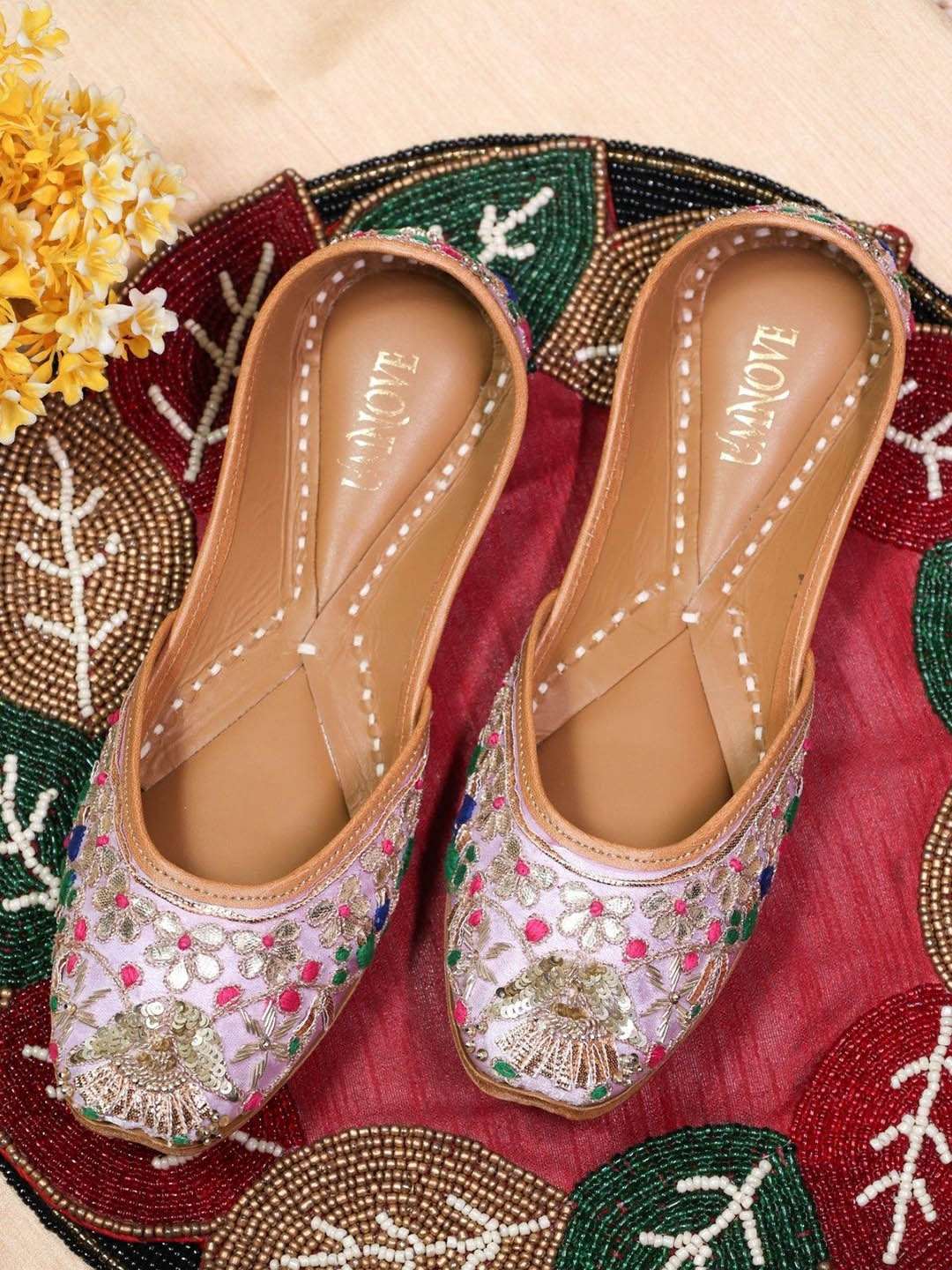 

UMNOVE Women Embellished Ethnic Mojaris Flats, Lavender