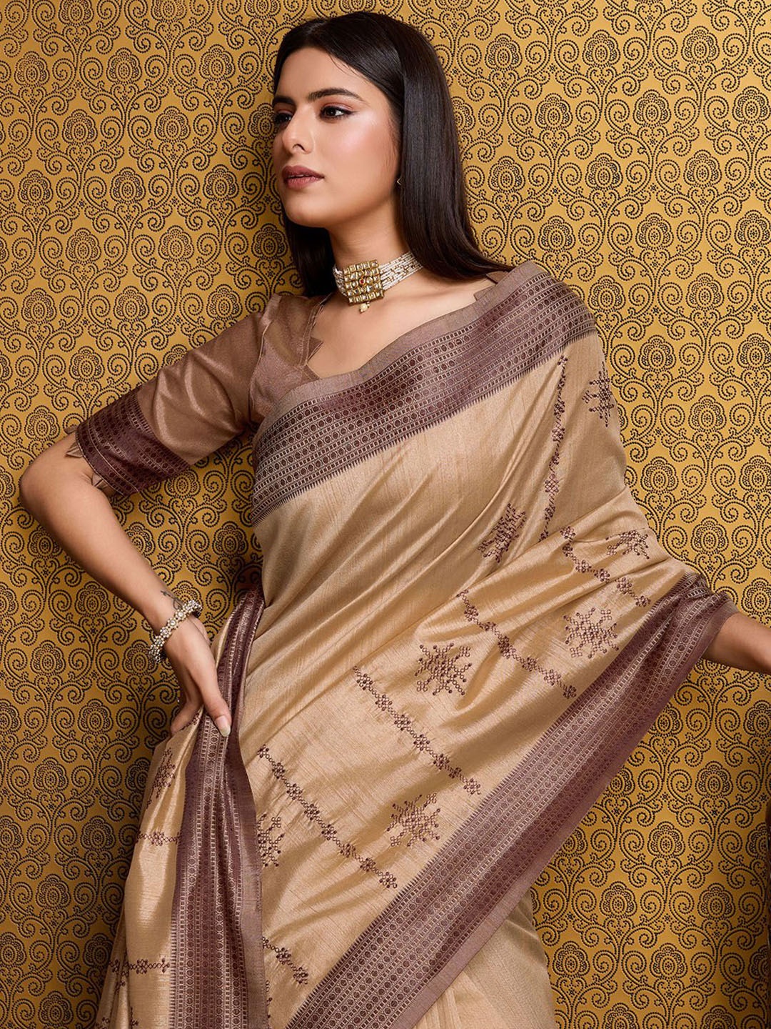 

DOI MOI Ethnic Motifs Embroidered Tussar Saree, Beige