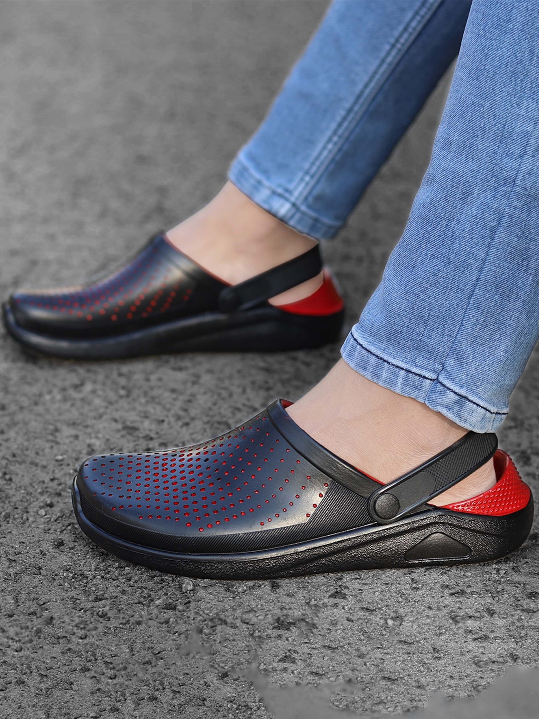 

K Footlance Men Rubber Clogs, Red