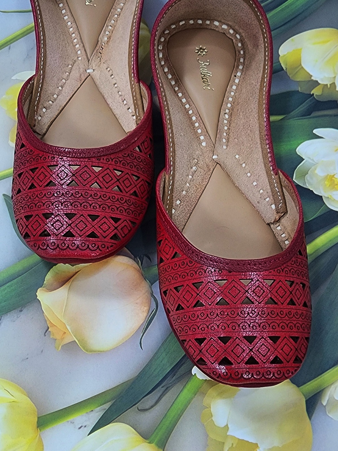 

Fulkari Women Ethnic Mojaris Flats, Red