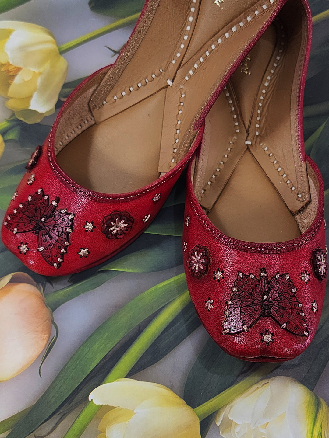 

Fulkari Women Leather Mojaris Flats With Embroidered, Red