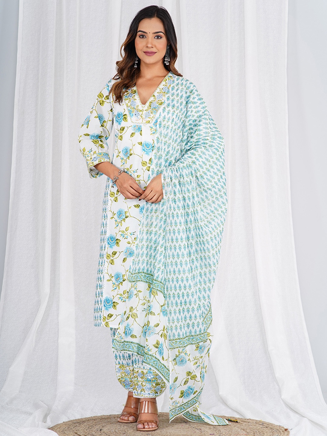 

KALINI Women Ethnic Motifs Printed Straight V-Neck Mirror Work Kurta ,Salwar & Dupatta, White