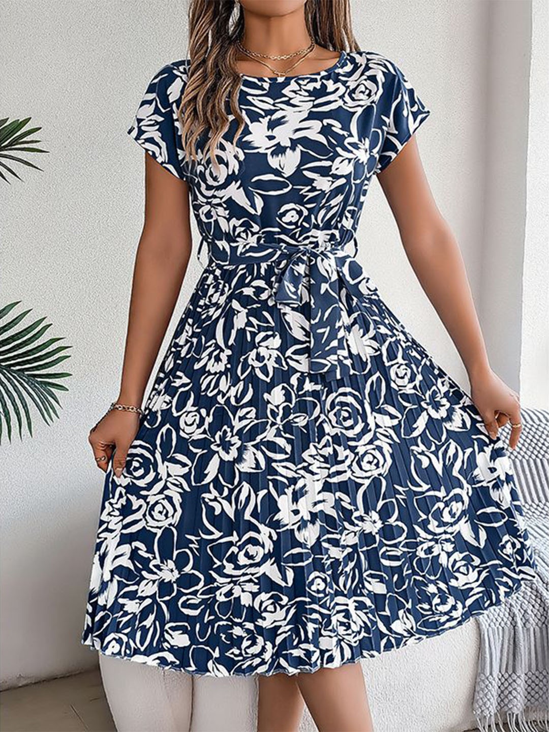 

StyleCast x Revolte Floral Print Fit & Flare Dress, Navy blue