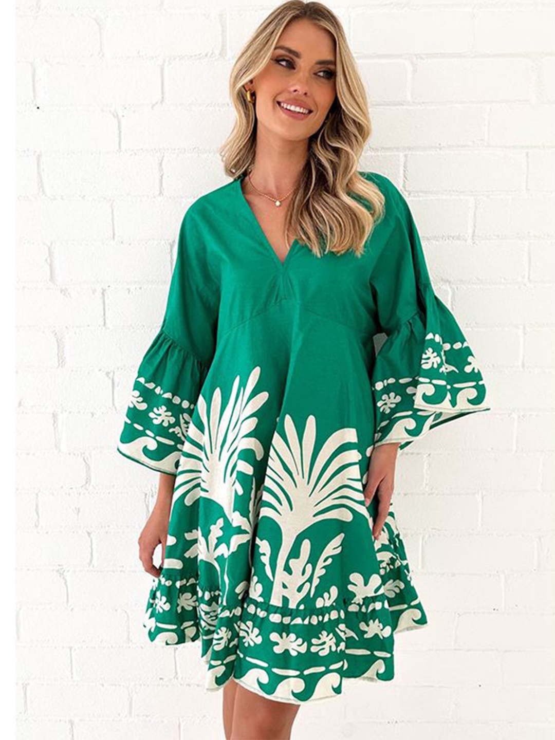 

StyleCast x Revolte Print Bell Sleeve A-Line Dress, Green