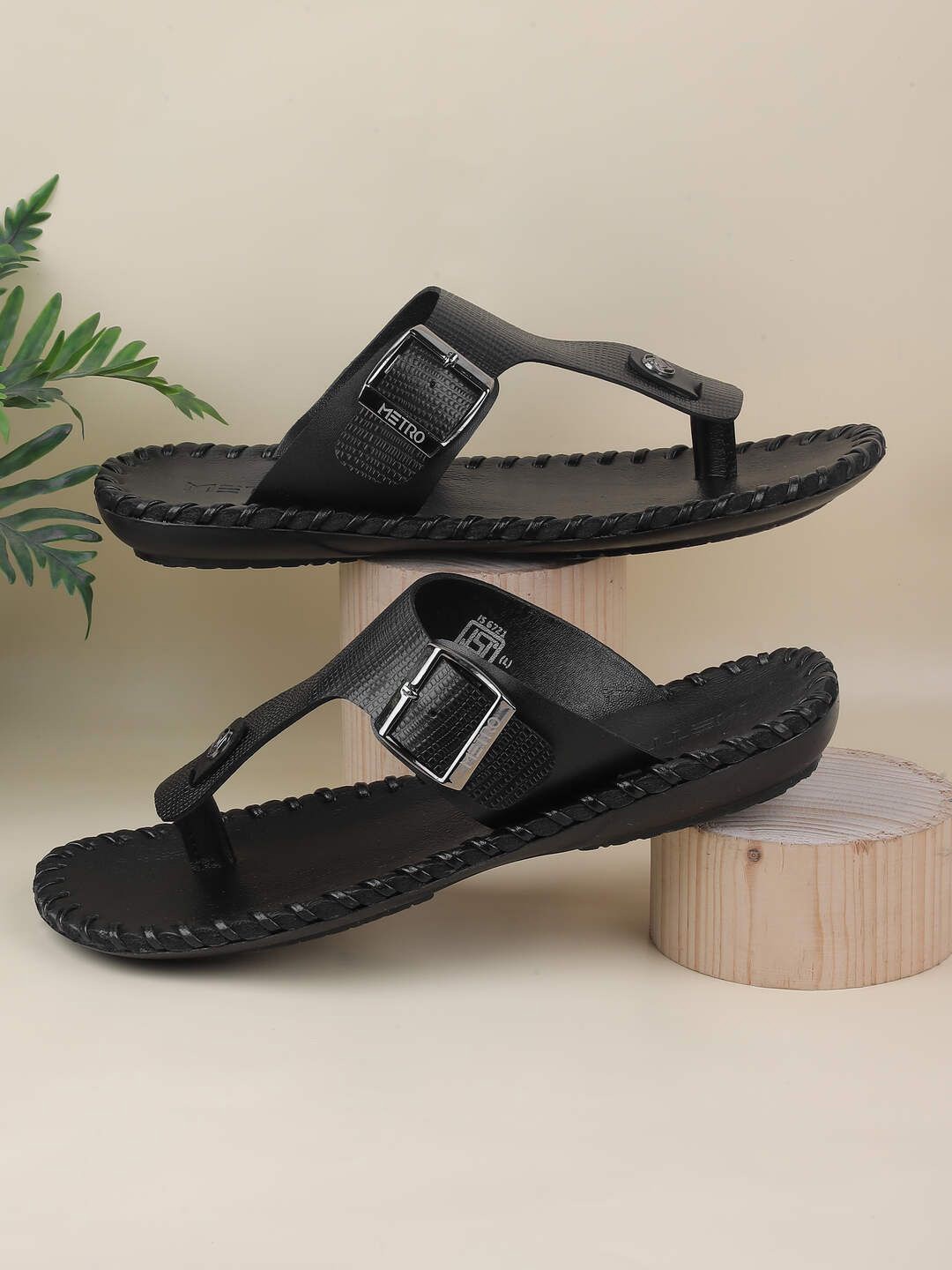 

Metro Men Leather Comfort Sandals, Black