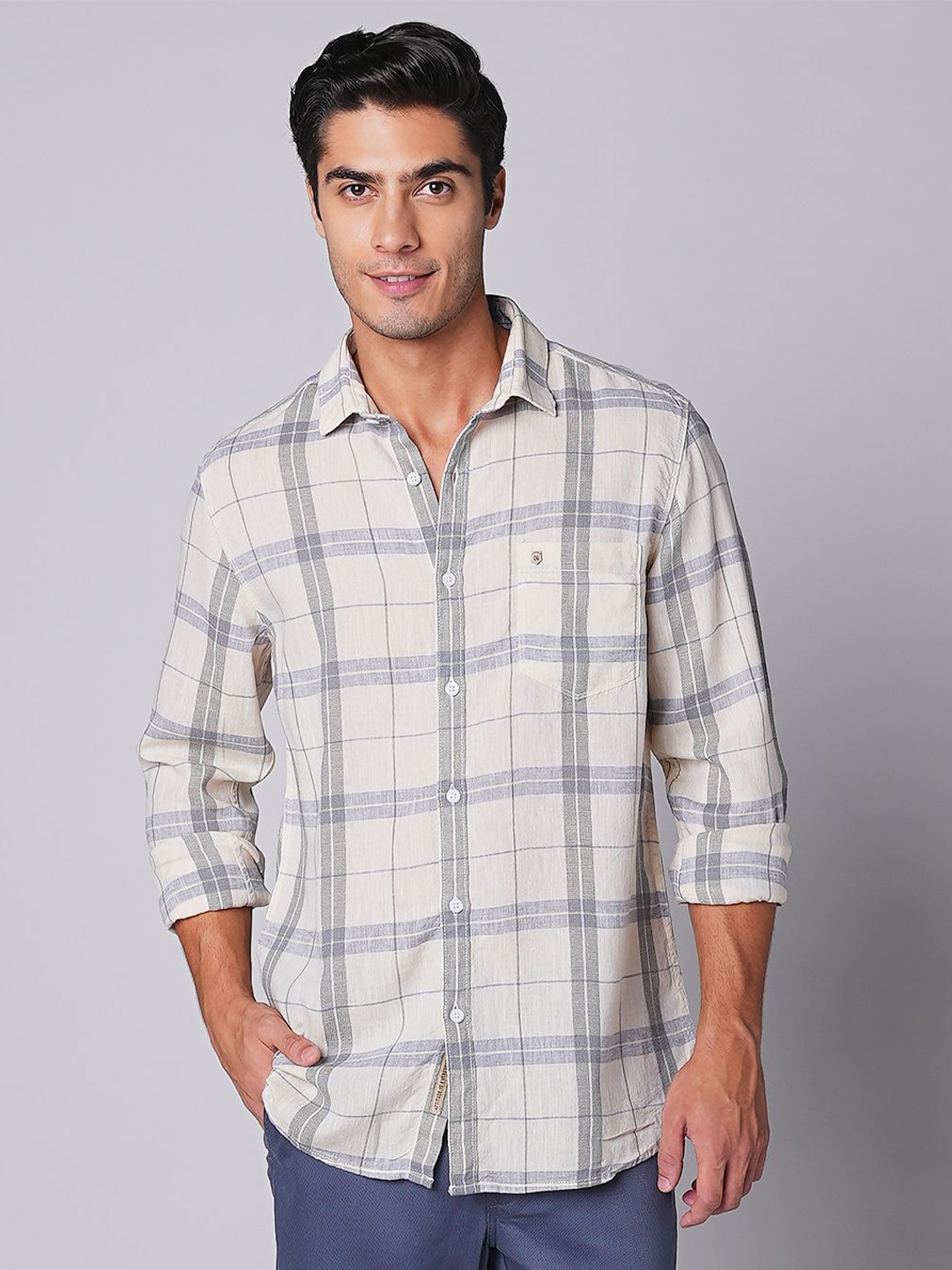 

Oxemberg Men Spread Collar Slim Fit Checked Casual Shirt, Off white