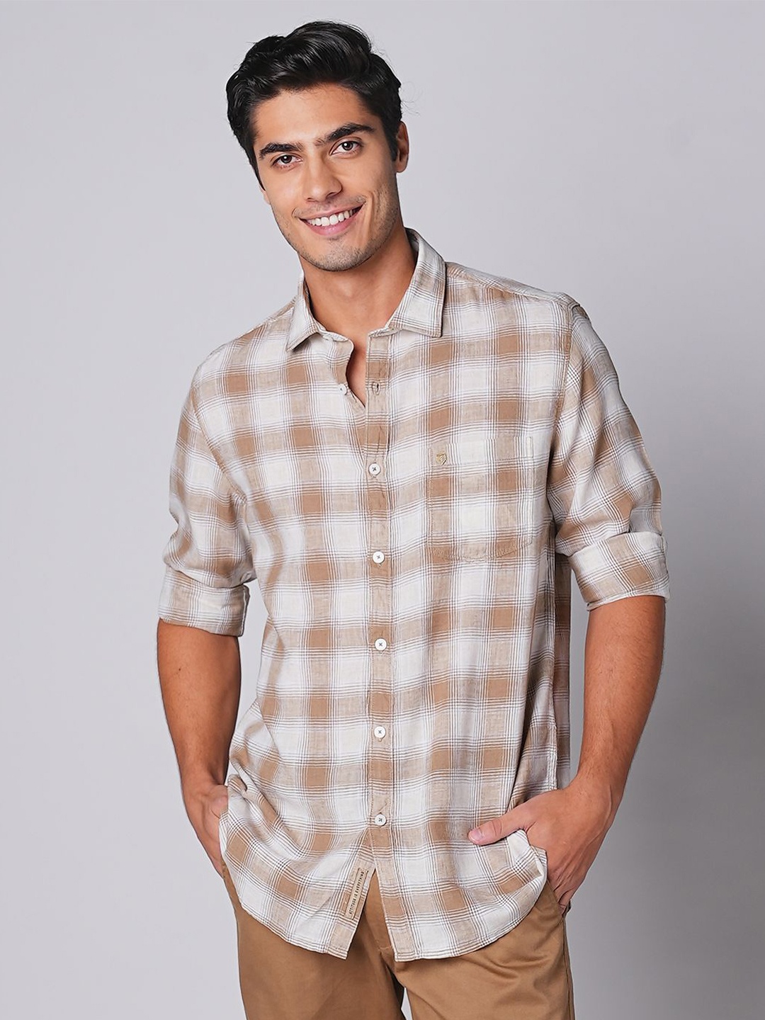 

Oxemberg Men Spread Collar Slim Fit Checked Casual Shirt, Brown
