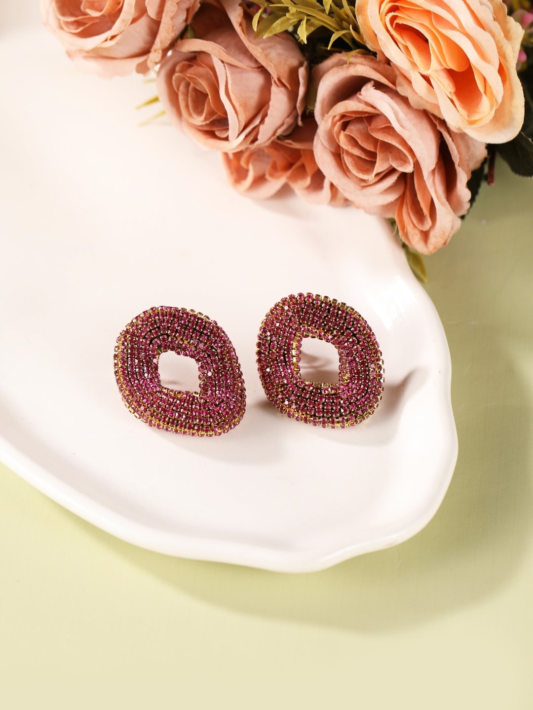 

DressBerry Gold-Plated Rhinestone Oval Studs Earrings