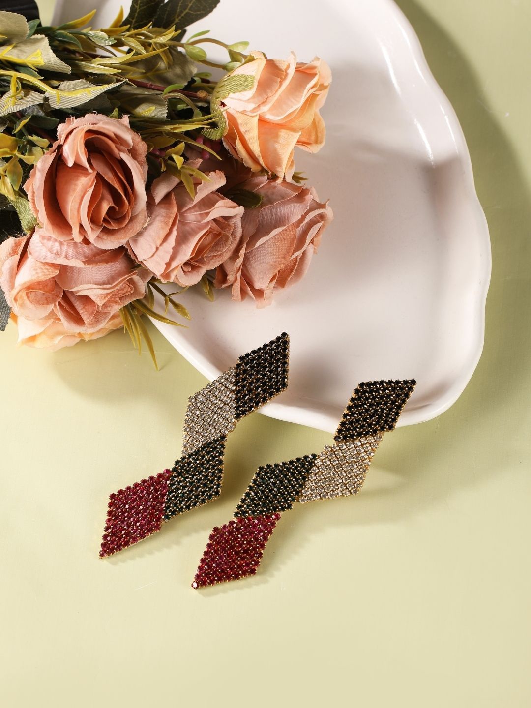 

DressBerry Rose Gold Plated Rhinestone Contemporary Drop Earrings