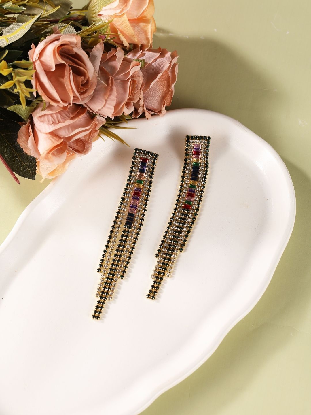 

DressBerry Gold Plated Rhinestone Contemporary Drop Earrings