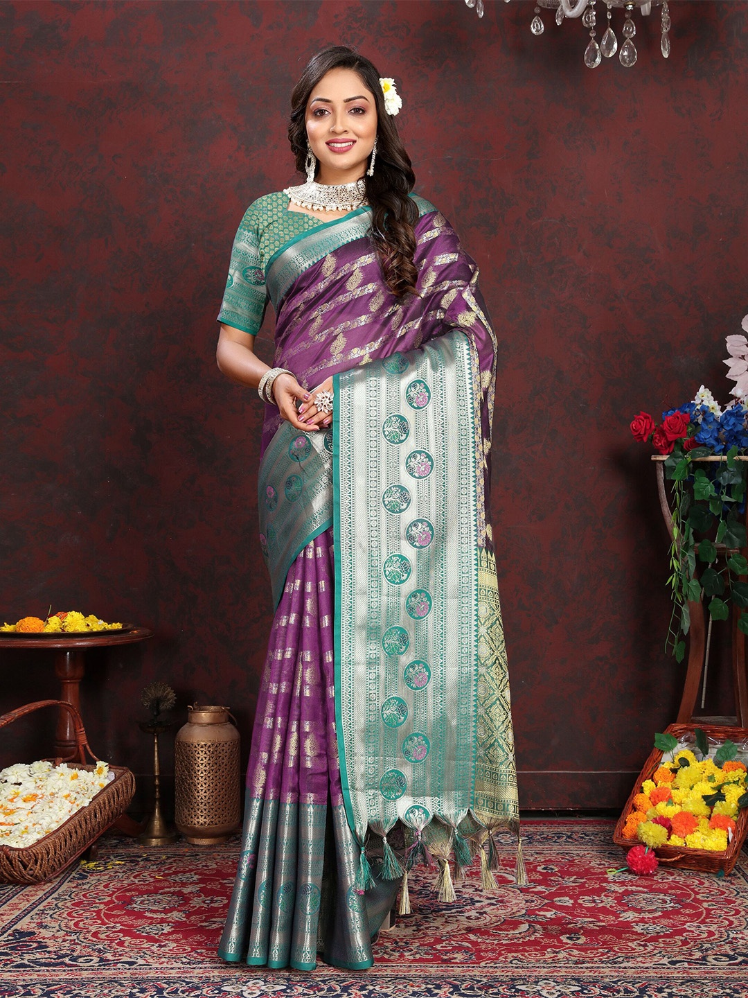 

VEECHIS Woven Design Zari Banarasi Saree, Purple