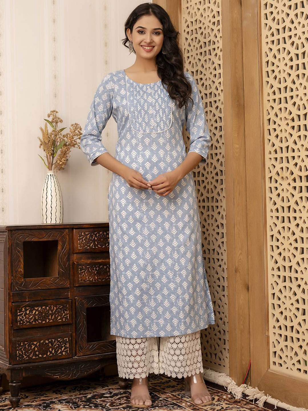 

Nayo Ethnic Motifs Printed Round Neck Three Quarter Sleeves Cotton Straight Kurta, Blue