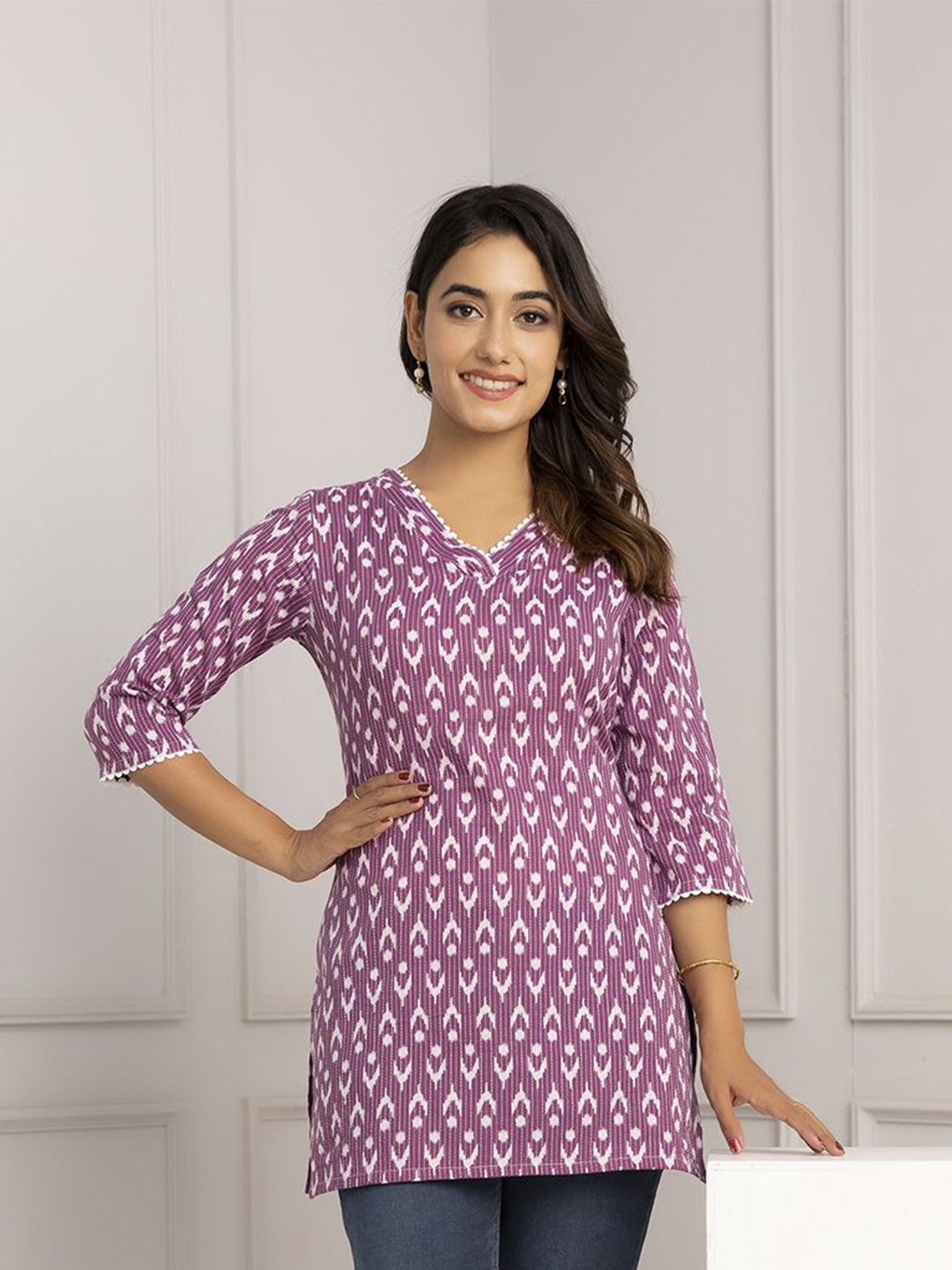 

Nayo Women Floral Printed Pure Cotton Kurti, Purple