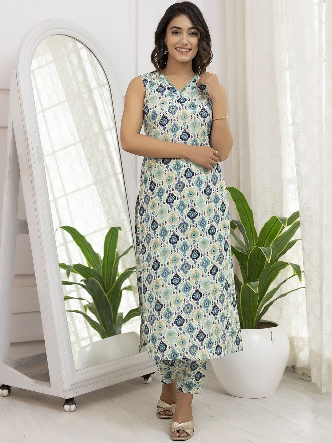 Nayo Ethnic Motifs Printed Sleeveless Straight Kurta With Trouser, Green