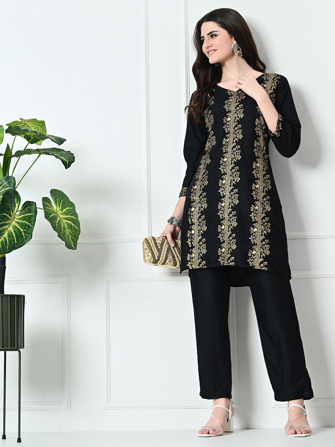 DesiNoor.com Floral Printed V-Neck Tunic With Trousers, Black