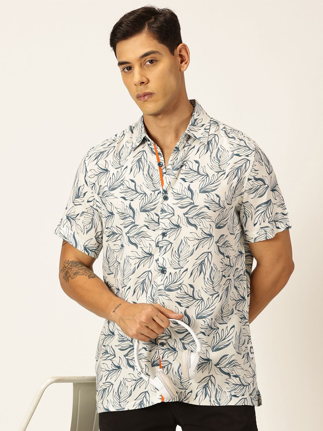 

Thomas Scott Men Premium Tropical Printed Spread Collar Casual Shirt, Cream