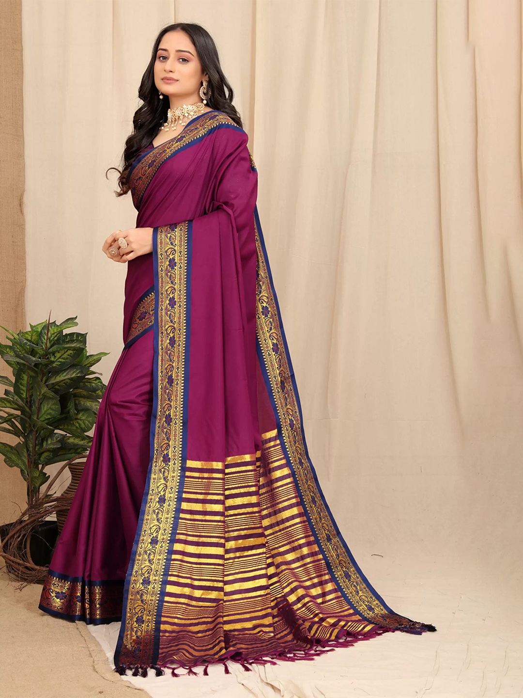 

VEECHIS Zari Banarasi Saree, Purple