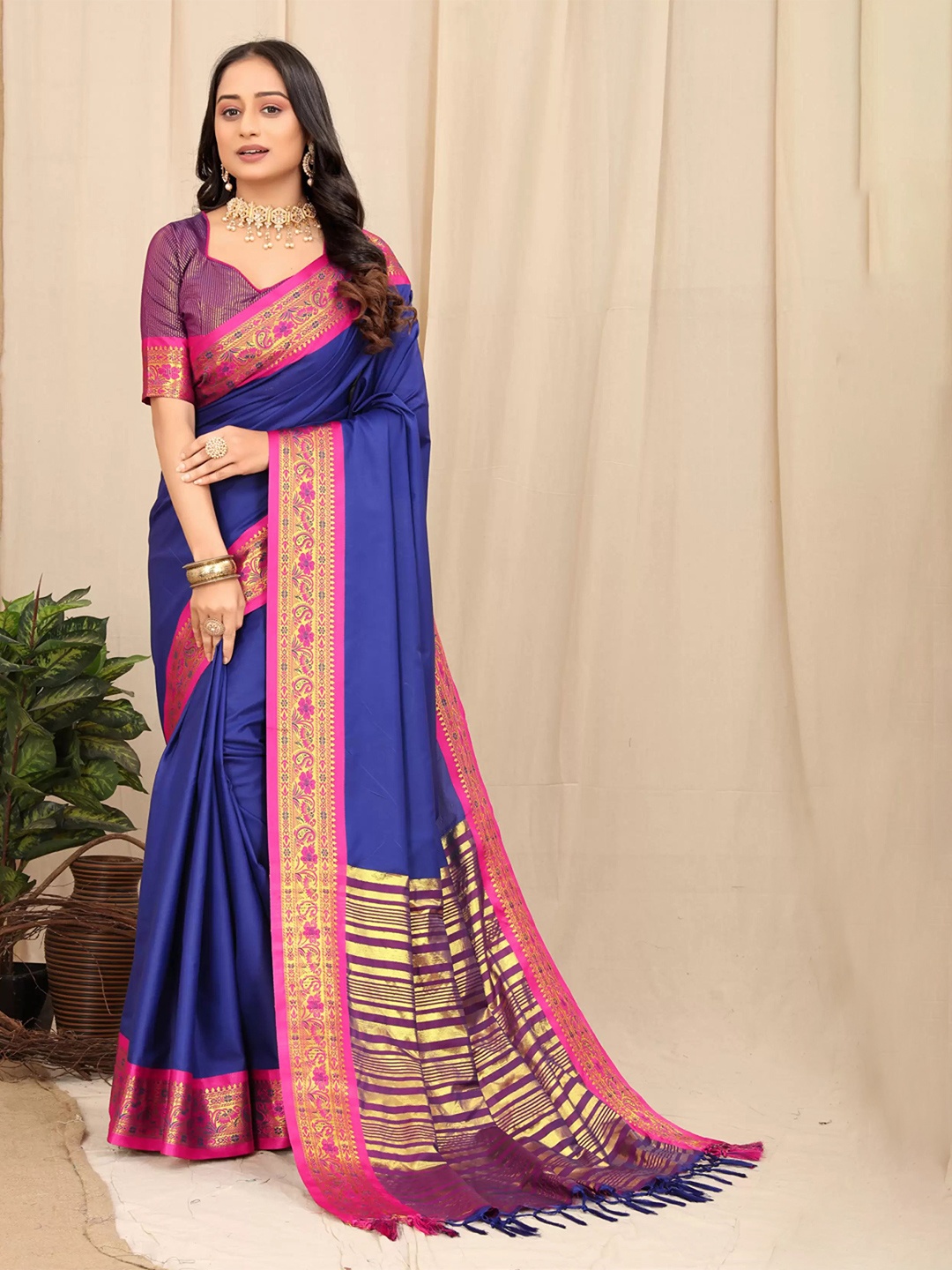 

VEECHIS Zari Banarasi Saree With Blouse Piece, Navy blue