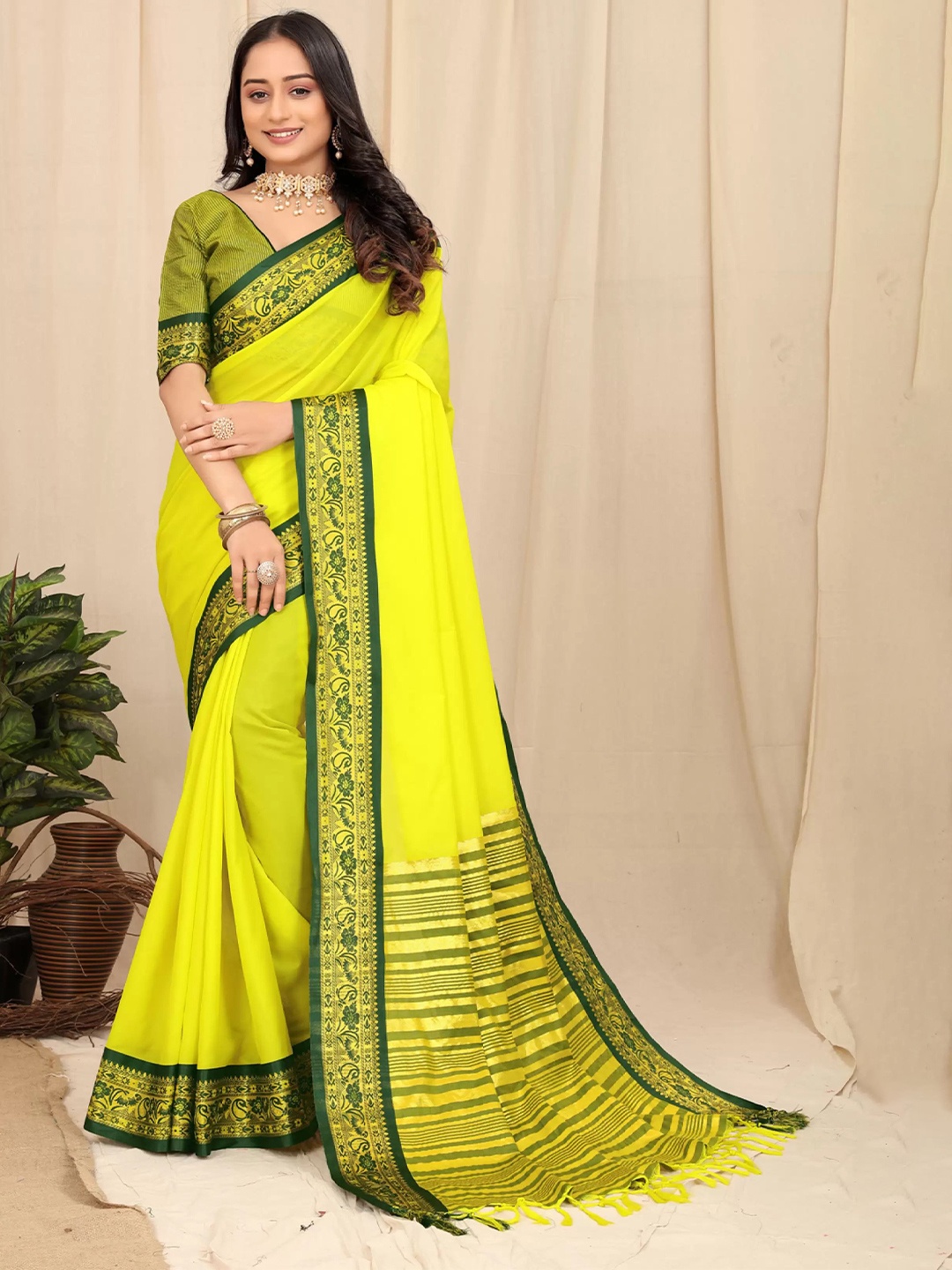 

VEECHIS Zari Banarasi Saree, Sea green