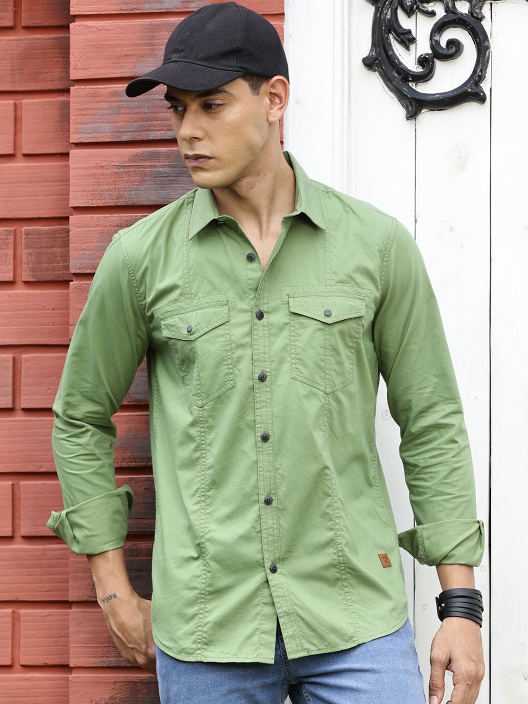 

Thomas Scott Men Solid Box Pockets Spread Collar Casual Shirt, Green