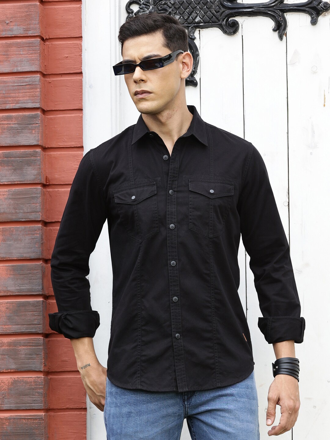 

Thomas Scott Men Premium Pockets Detailing Spread Collar Casual Shirt, Black