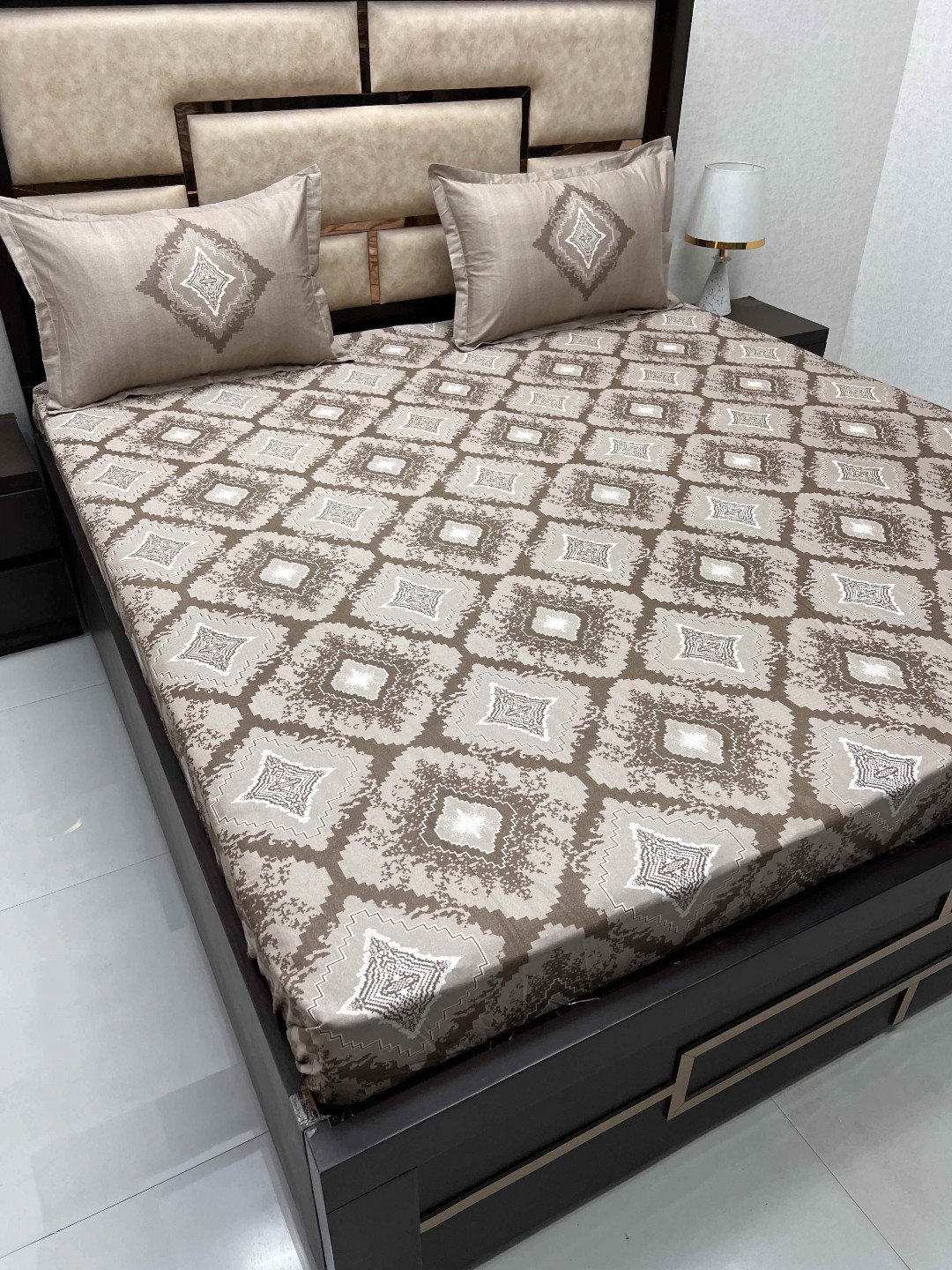 

Pure Decor Royal Majestic Brown Printed Pure Cotton 400 TC King Bedsheet & 2 Pillow Covers