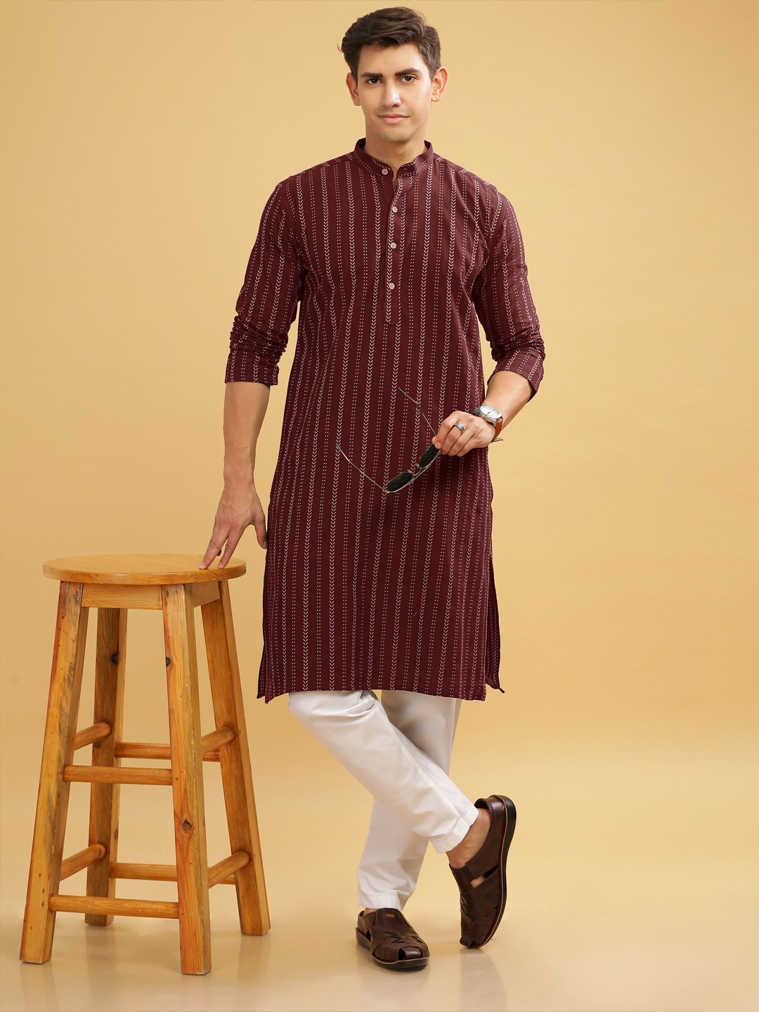 

Anouk Striped Mandarin Collar Cotton Thread Work Kurta, Maroon