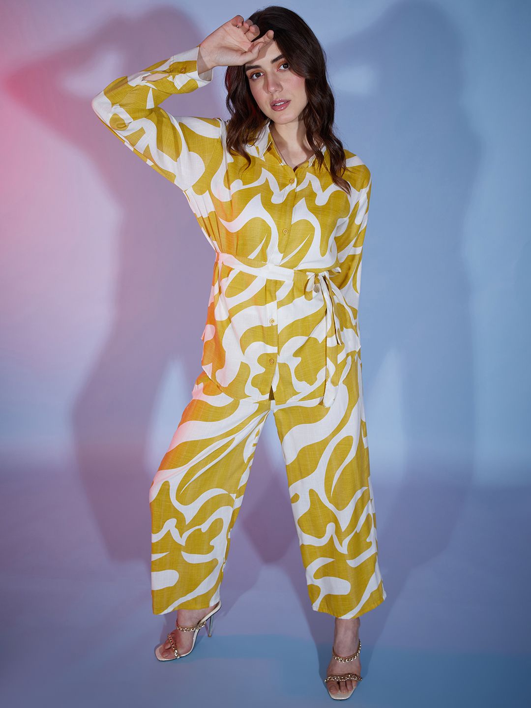 

BUY NEW TREND Printed Shirt Collar Neck Tunic With Palazzo Co-Ords, Yellow