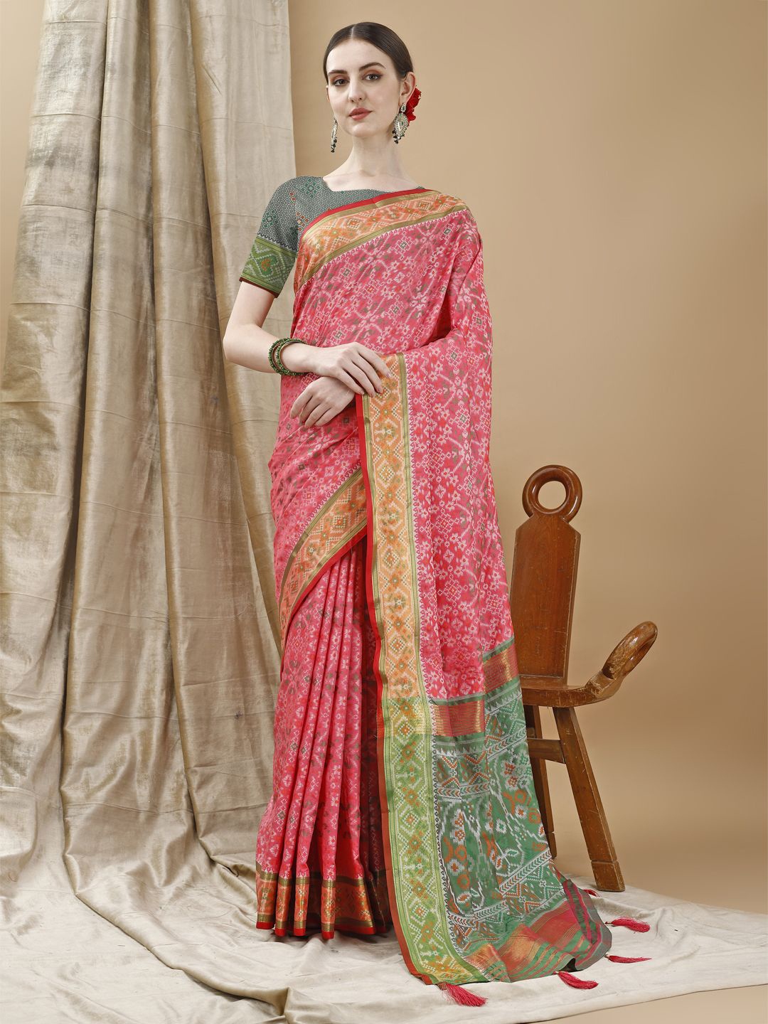

JUST FASHION Woven Design Zari Patola Saree, Pink