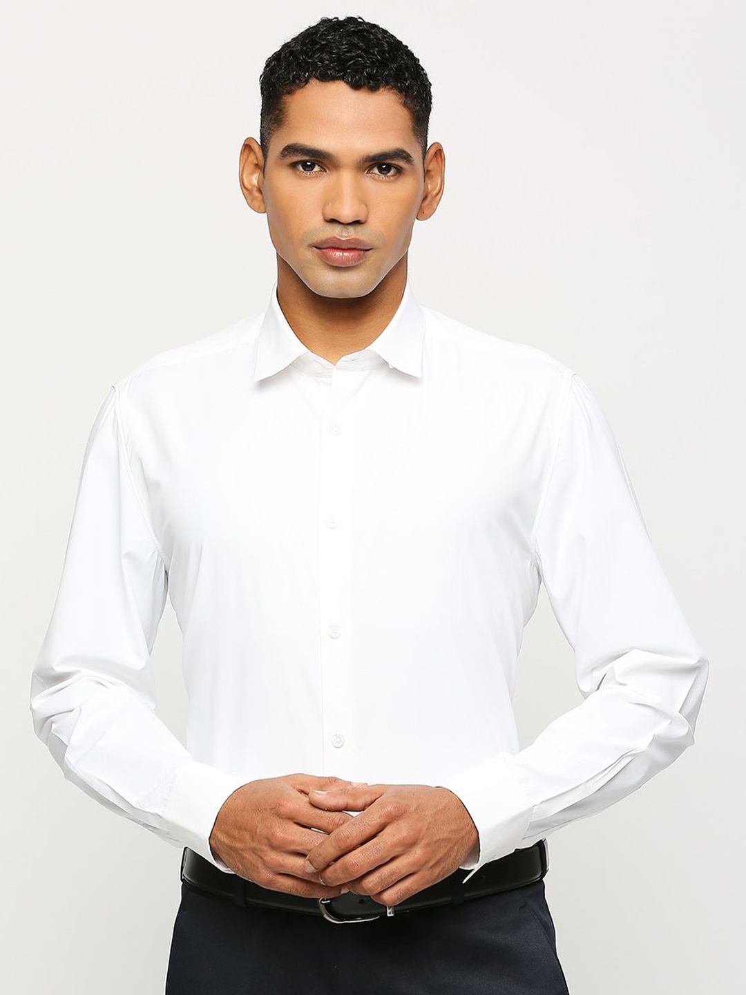 

Solemio Men Classic Solid Spread Collar Formal Shirt, White