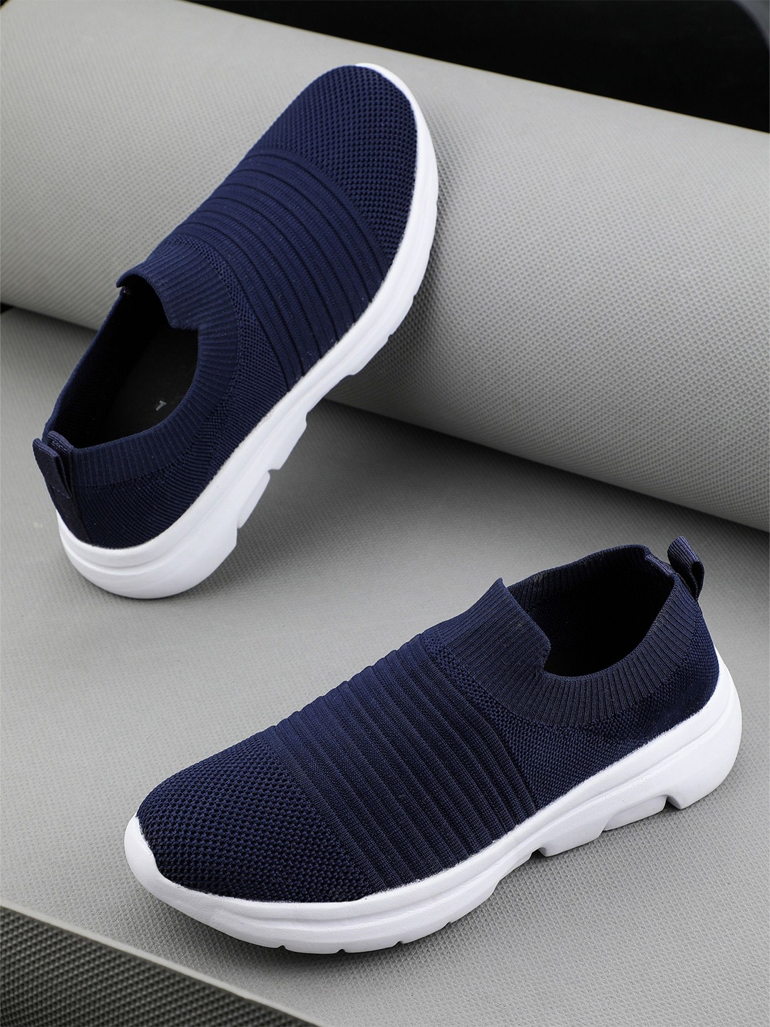 

TPENT Men Mesh Running Non-Marking Shoes, Navy blue