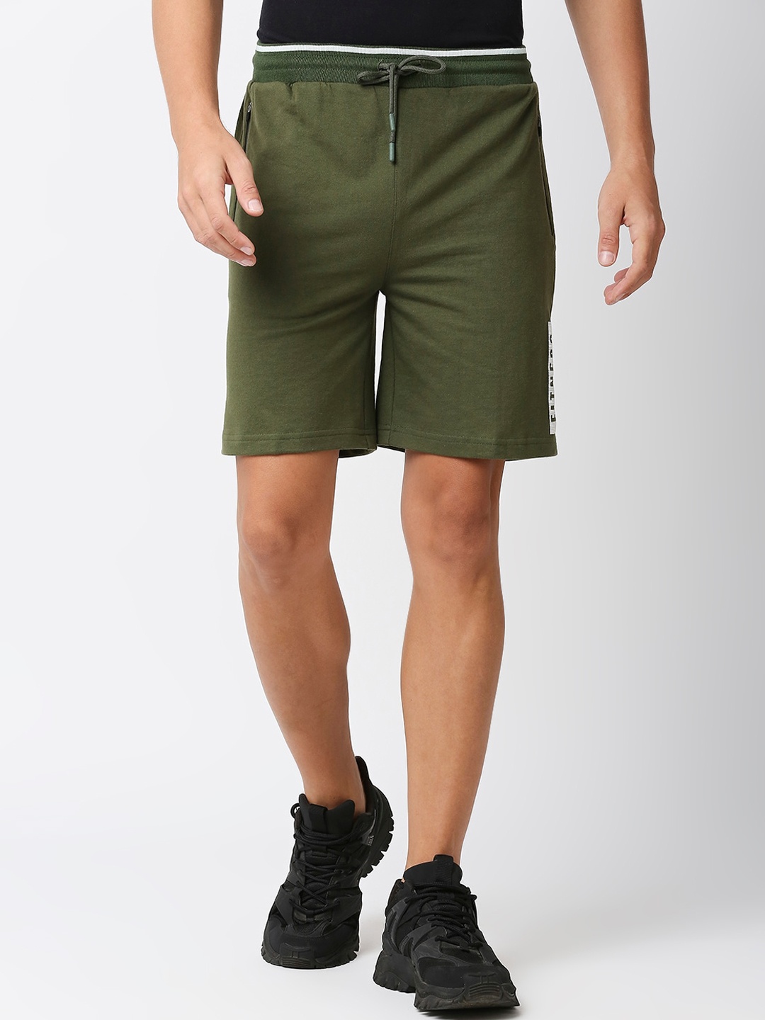 

FiTZ Men Outdoor Regular Fit Mid-Rise Sports Shorts, Green