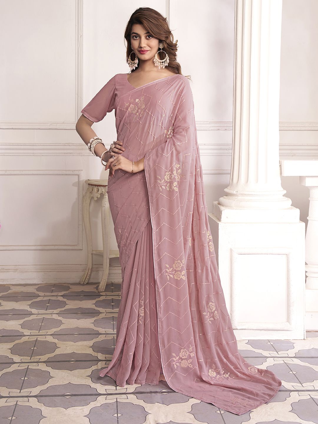

Inddus Floral Embellished Sequinned Heavy Work Saree, Pink