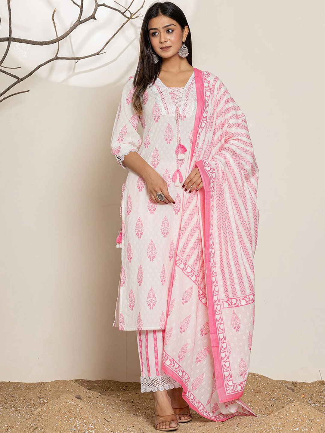 

Yufta Ethnic Motifs Printed V-Neck Pure Cotton Straight Kurta With Trousers & Dupatta, White