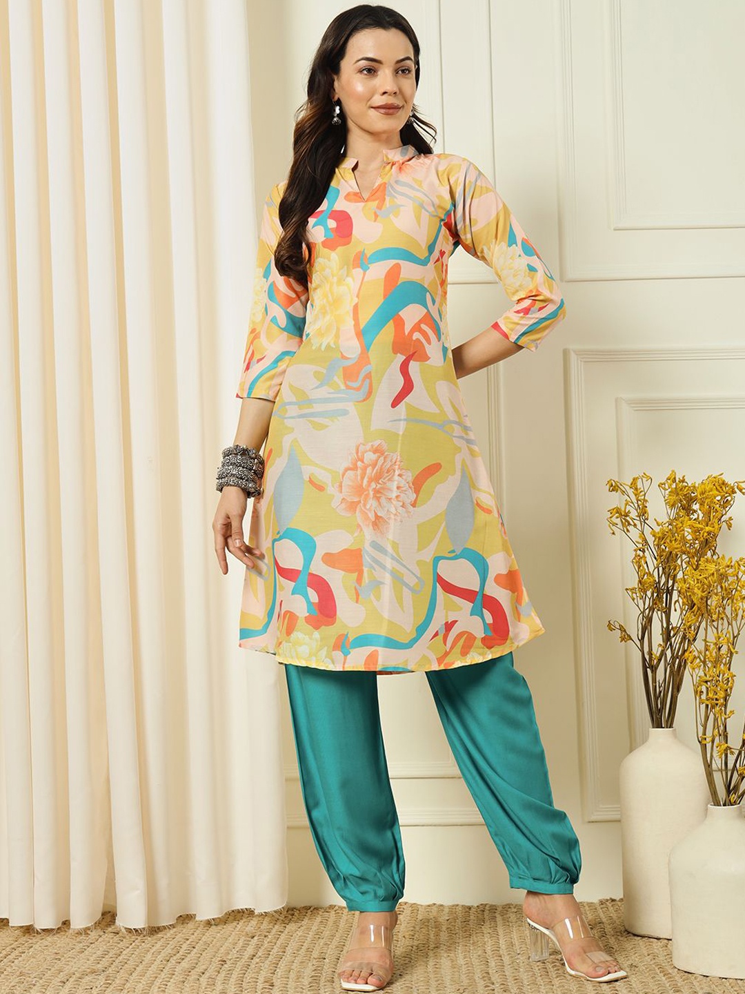 

S.K.C Floral Printed Regular Kurta with Harem Pants, Green