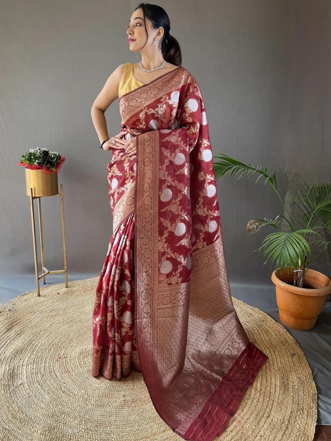 

bansari textiles Woven Design Zari Kanjeevaram Saree, Red