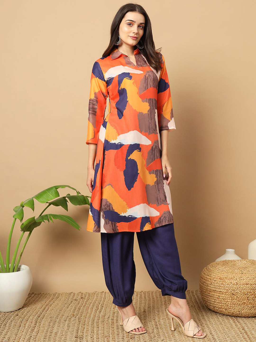 

BAESD Abstract Printed Shirt Collar Straight Kurta with Salwar, Navy blue