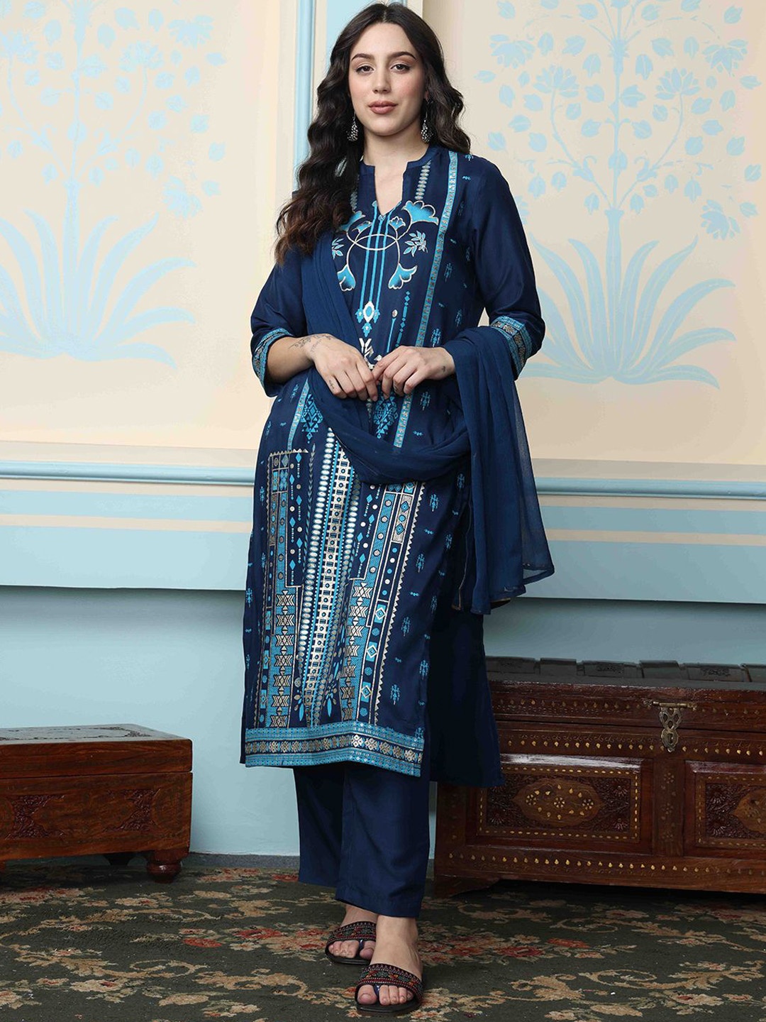 

Ishin Blue Floral Printed Mandarin Collar Straight Kurta With Trousers & Dupatta