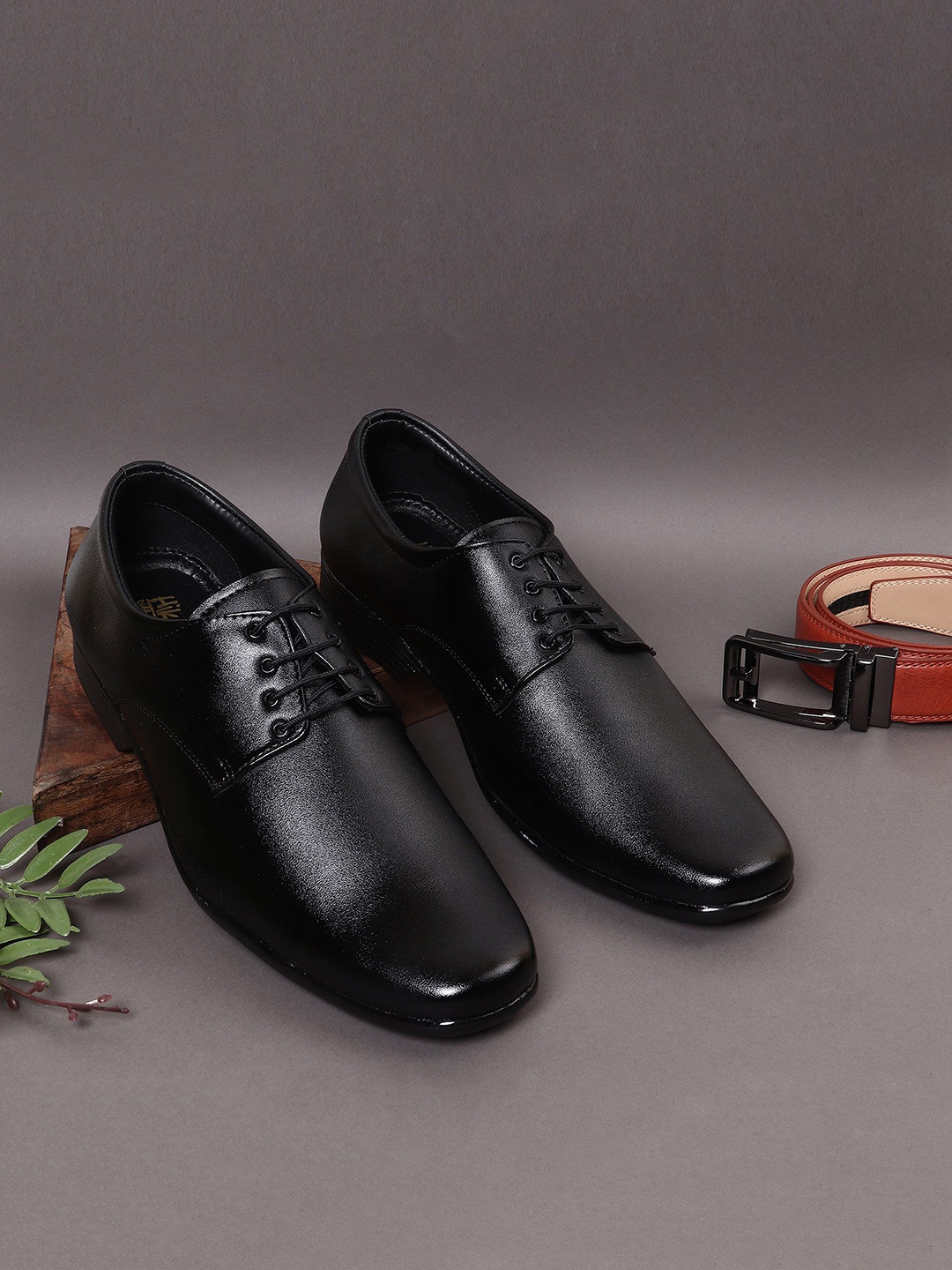 

HikBi Round Toe Leather Formal Derby, Black