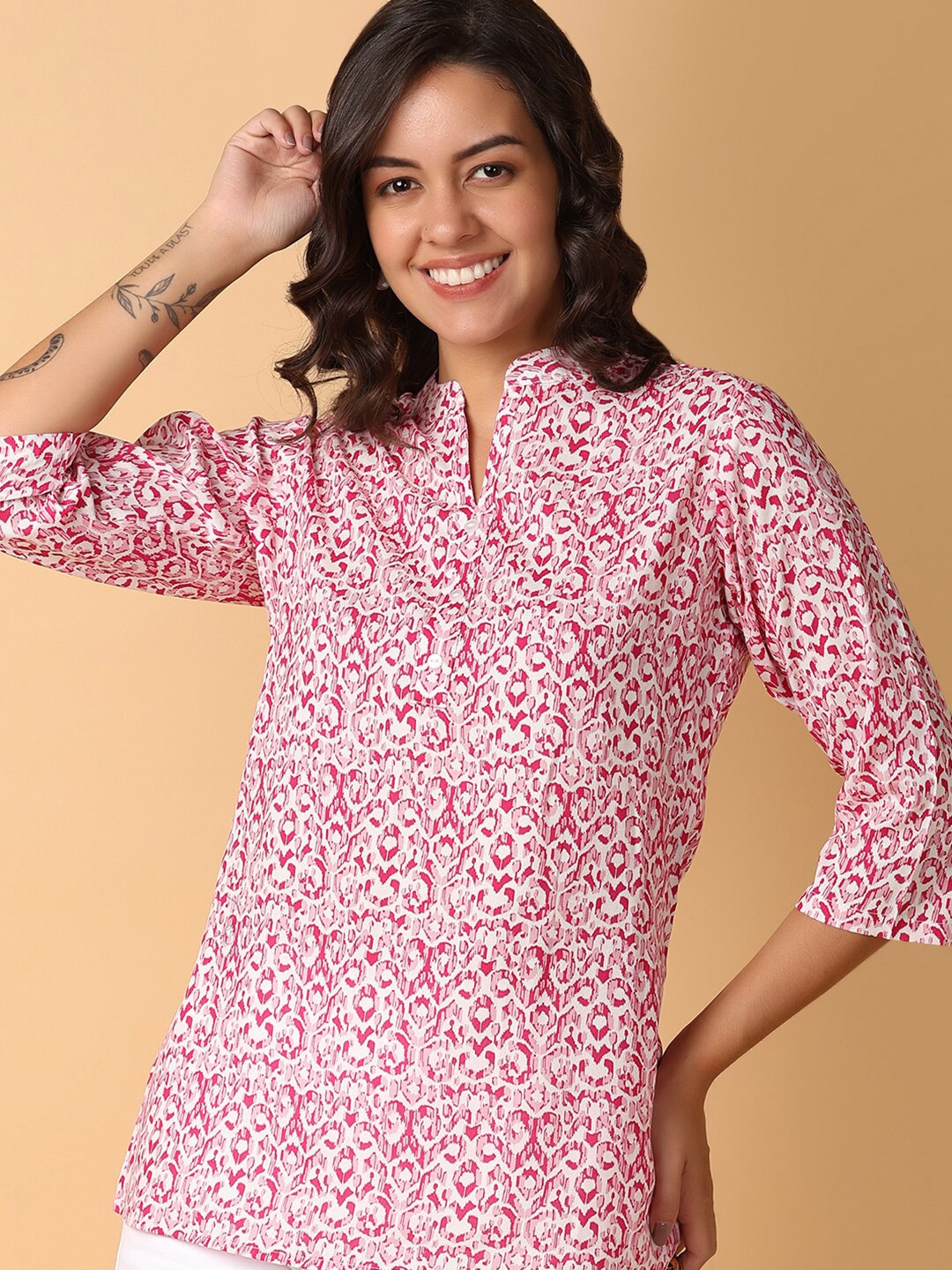 

V-Mart Conversational Printed Mandarin Collar Top, Pink