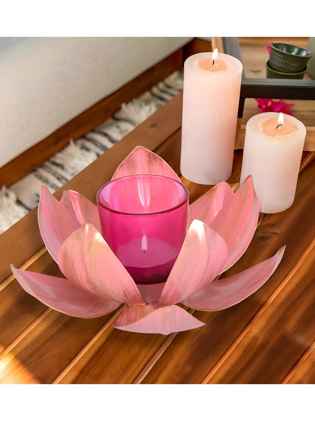 

THE HOME CO. Gold-Toned & Pink Lotus Candle Holder