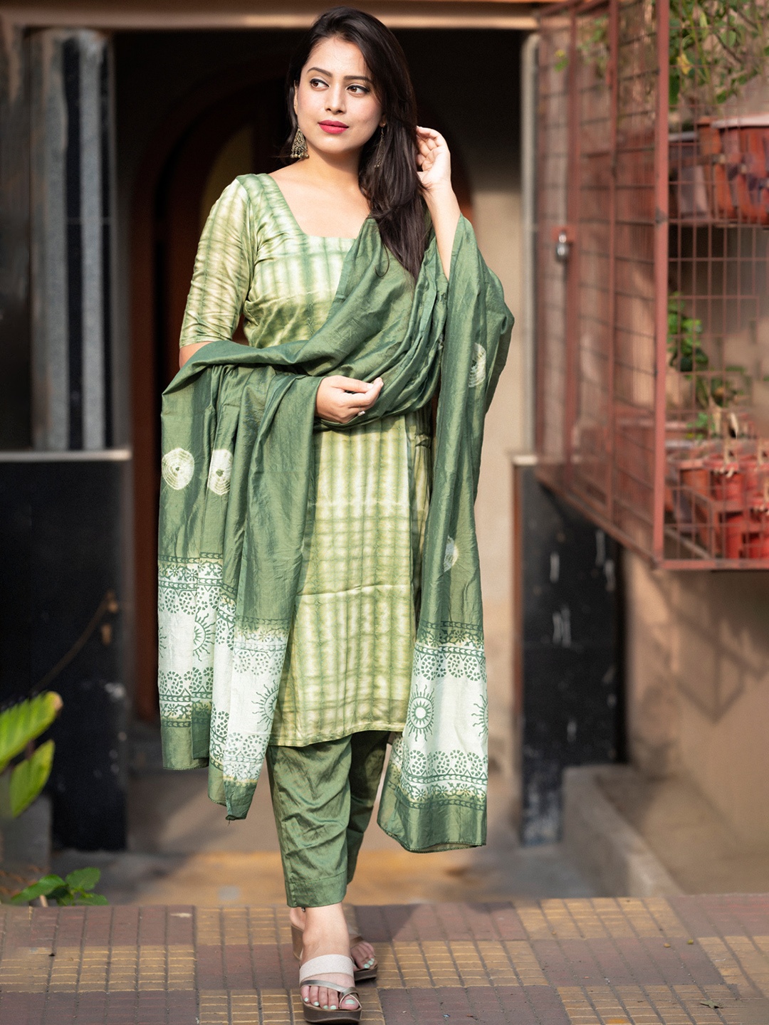

KALINI Abstract Printed Unstitched Dress Material, Green