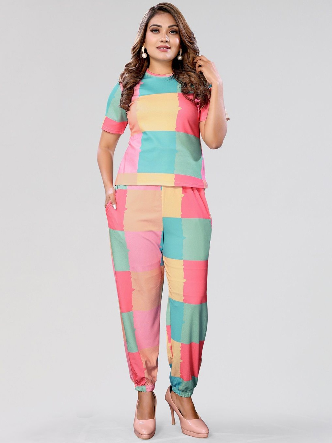 

PYARI - A style for every story Geometric Printed Short Sleeves T-Shirt With Joggers, Yellow