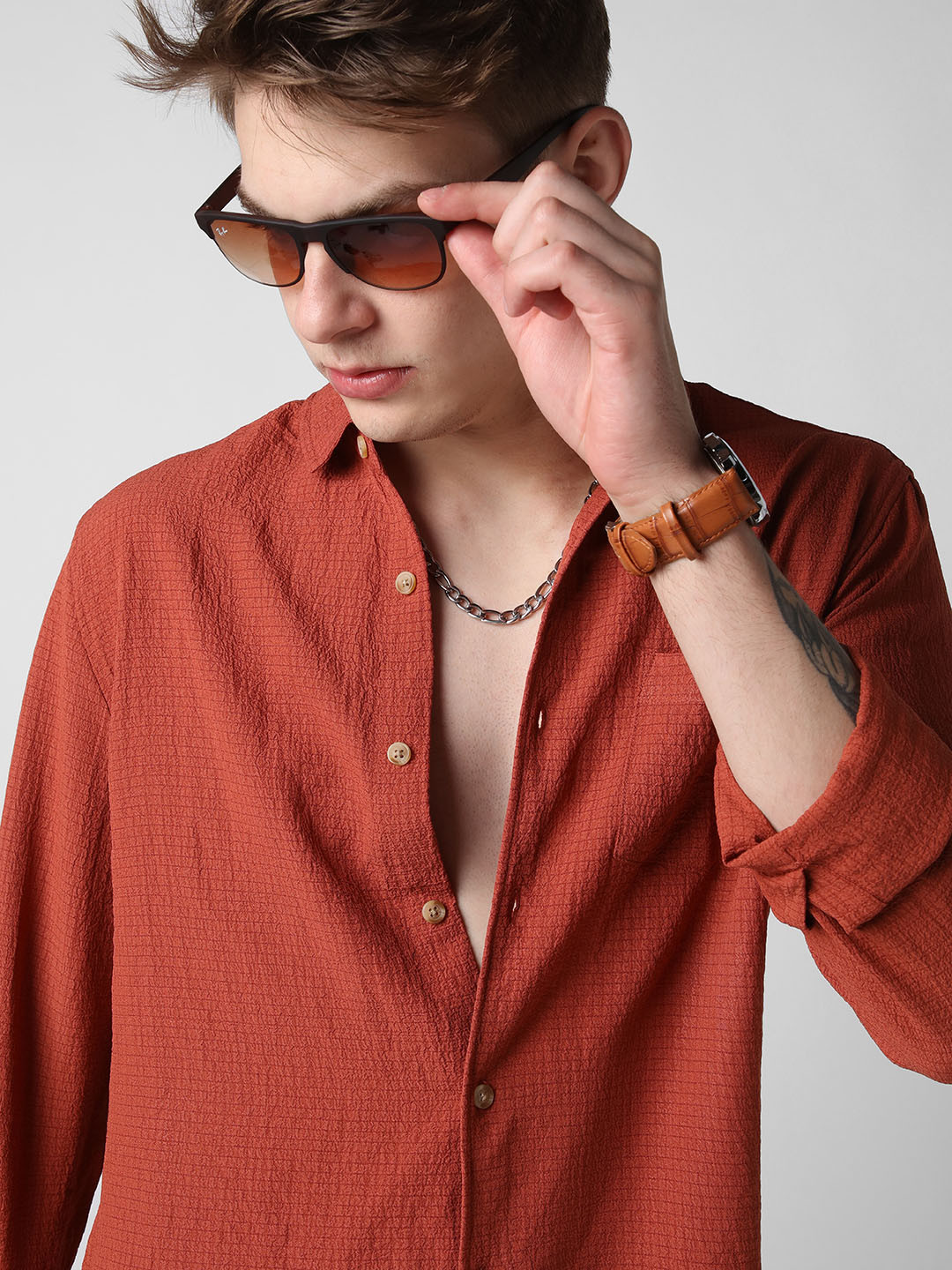 

VASTRADO Men Solid Crepe Shirt, Rust