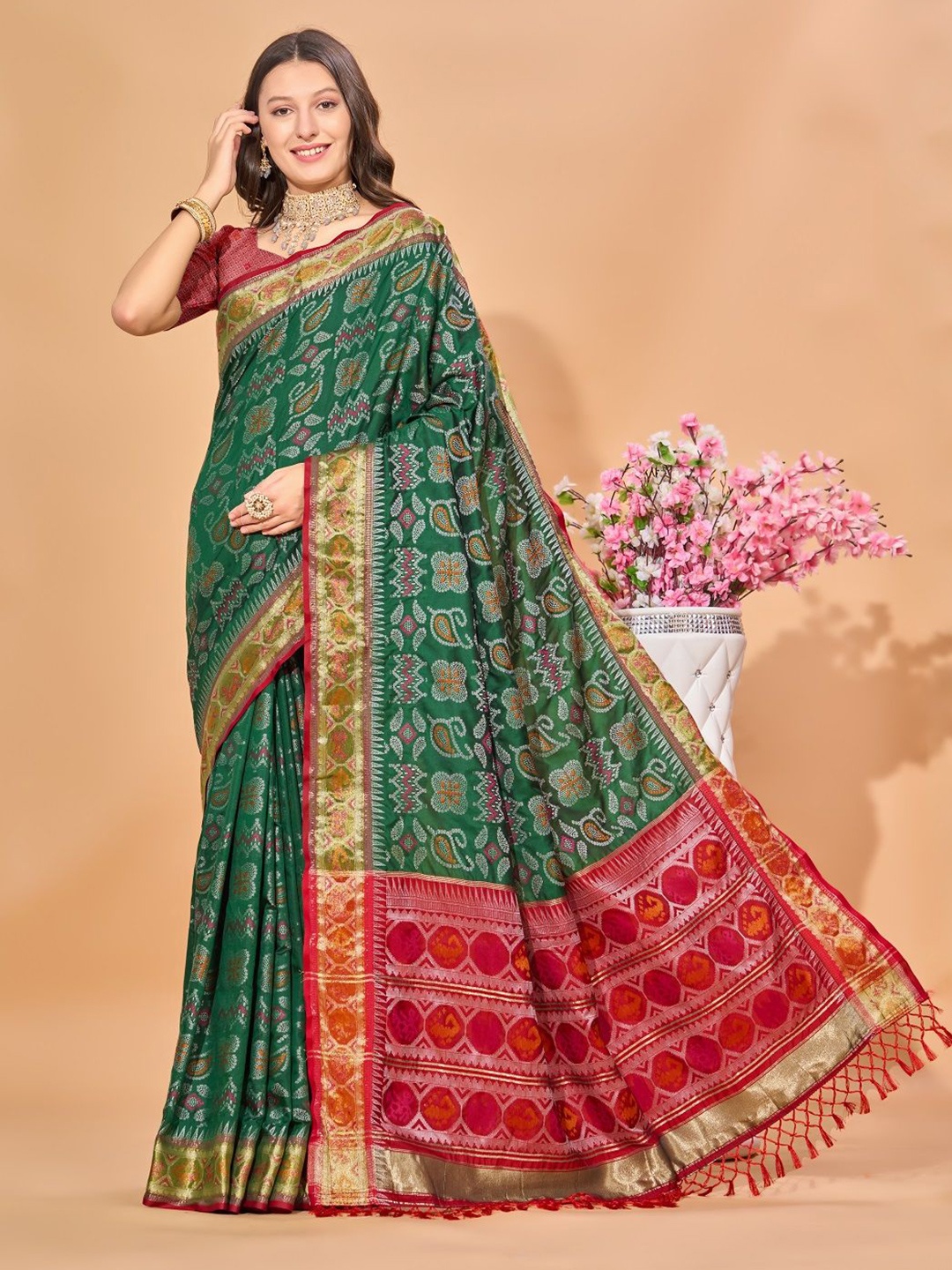 

Dhyey Fashion Woven Design Zari Silk Cotton Patola Saree, Green